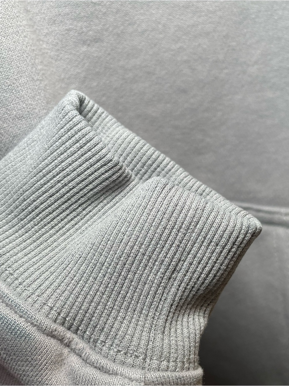 Comfrt Basic Crop Hoodie in Glacier - Picture 4 of 6